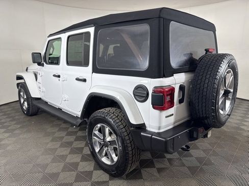 Used 2022 Jeep Wrangler Unlimited Sahara w/ Cold Weather Group image 6