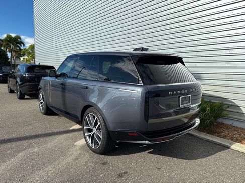 Used 2024 Land Rover Range Rover SE AWD/4WD image 4