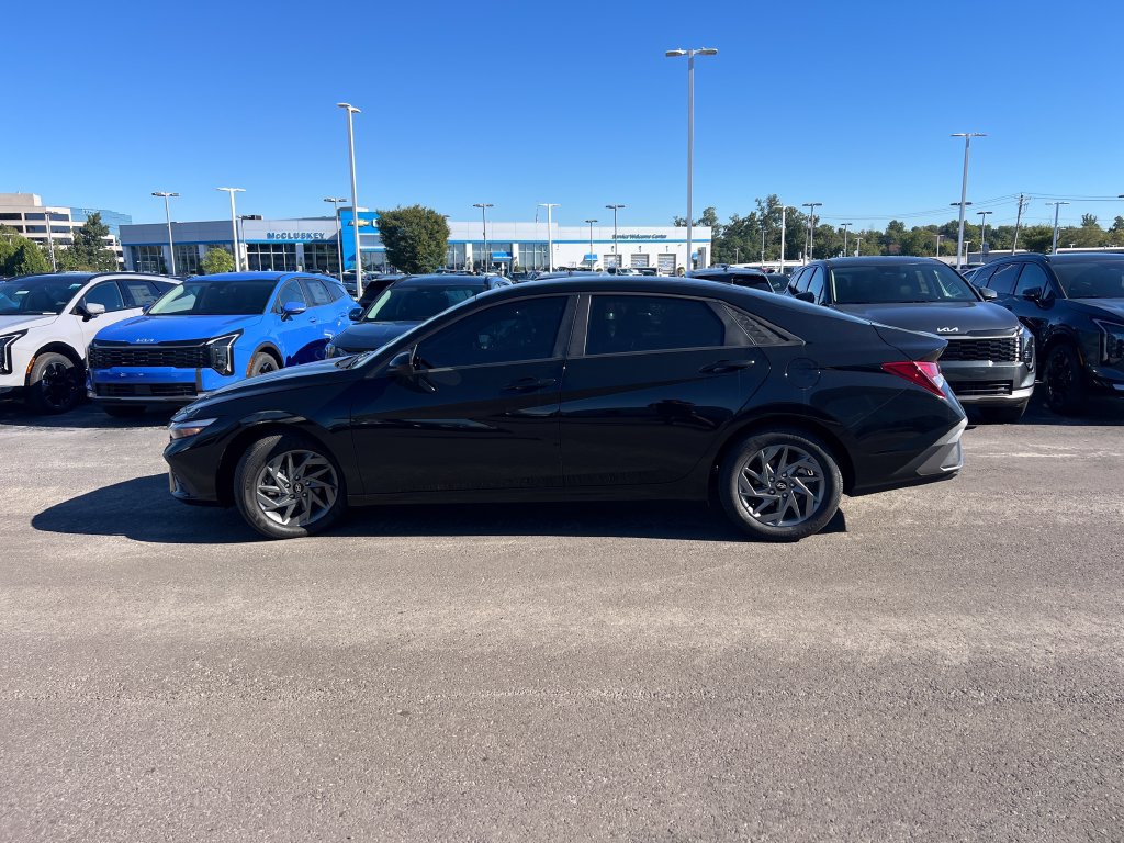 Used 2024 Hyundai Elantra SEL FWD image 6