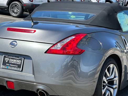 Used 2014 Nissan 370Z Roadster RWD image 7