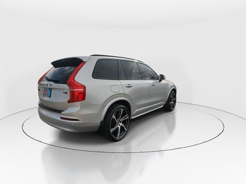 Used 2022 Volvo XC90 T5 Momentum w/ Advanced Package image 8