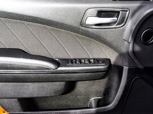 Used 2022 Dodge Charger R/T w/ Blacktop Package image 10