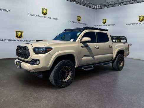 Used 2019 Toyota Tacoma TRD Sport w/ Technology Package image 9