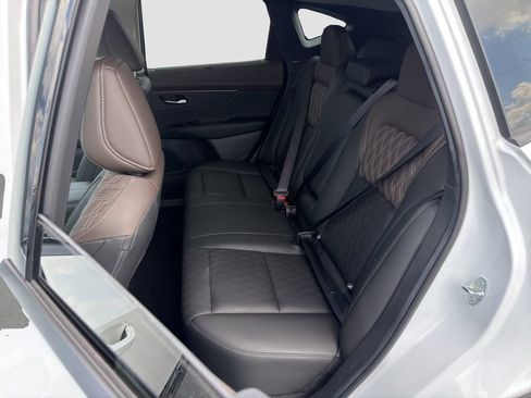 Used 2025 Nissan Murano Platinum AWD/4WD image 13