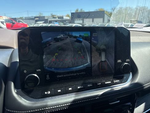 Used 2023 Nissan Rogue Platinum image 21