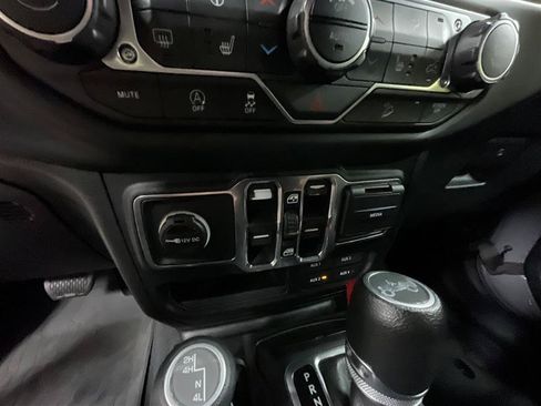 Used 2019 Jeep Wrangler Unlimited Sport S AWD/4WD image 15