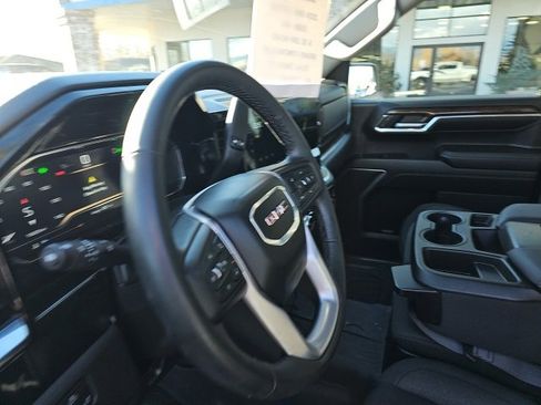 Used 2024 GMC Sierra 1500 SLE image 27