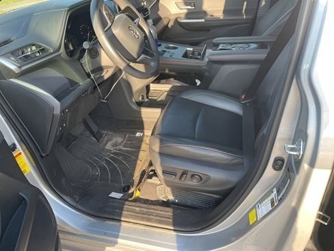 Used 2021 Toyota Sienna XSE image 18