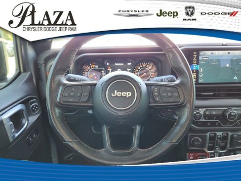 Certified 2024 Jeep Gladiator Mojave AWD/4WD image 14