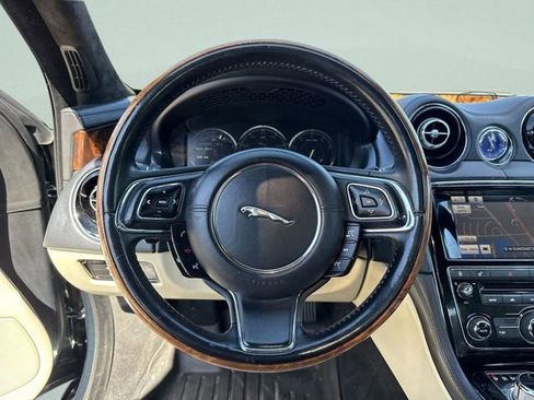 Used 2012 Jaguar XJ image 40