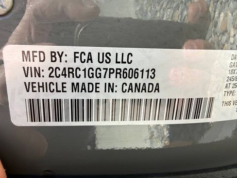 Used 2023 Chrysler Pacifica Limited FWD image 48