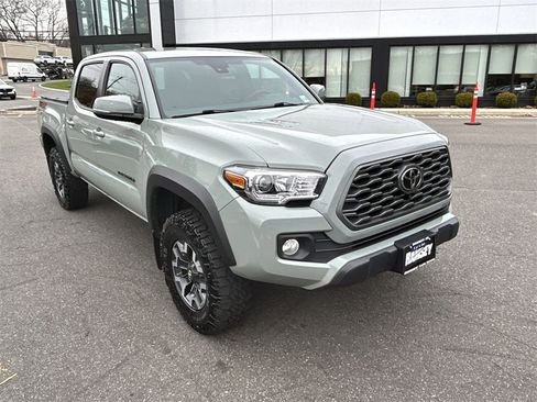 Used 2023 Toyota Tacoma TRD Off-Road image 2