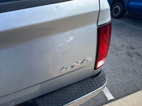 Used 2019 RAM 1500 Classic SLT AWD/4WD image 17