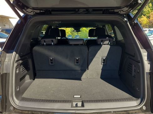 Used 2025 GMC Acadia Denali image 14