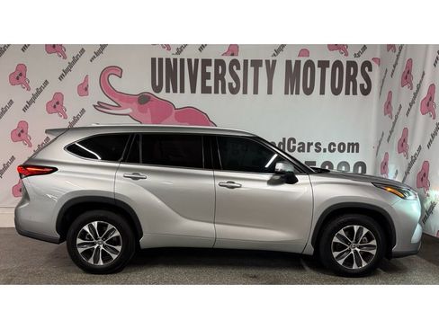 Used 2022 Toyota Highlander XLE image 10