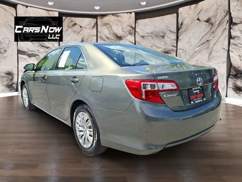 Used 2012 Toyota Camry LE image 4