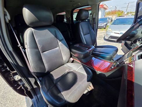 Used 2012 Cadillac Escalade 2WD image 22