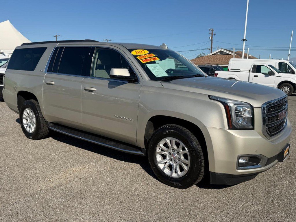 Used 2017 GMC Yukon XL SLE w/ Enhanced Driver Alert Package RWD image 3