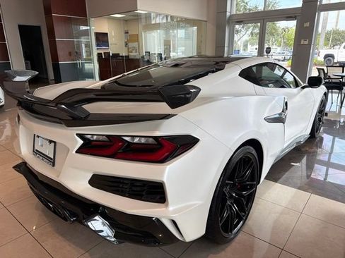 Used 2025 Chevrolet Corvette Z06 RWD image 6