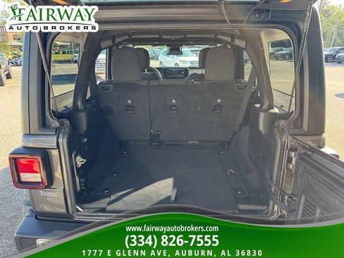 Used 2025 Jeep Wrangler Willys image 25