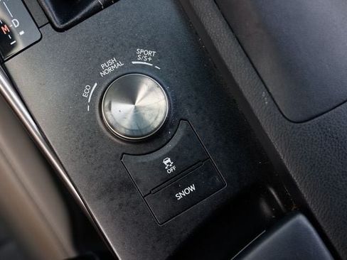 Used 2015 Lexus IS 350 w/ F-Sport Package RWD image 40
