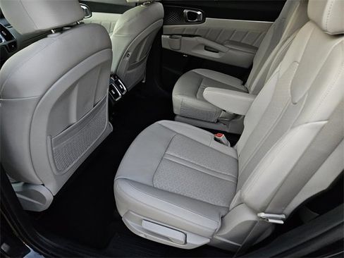Certified 2023 Kia Sorento SX Prestige image 14
