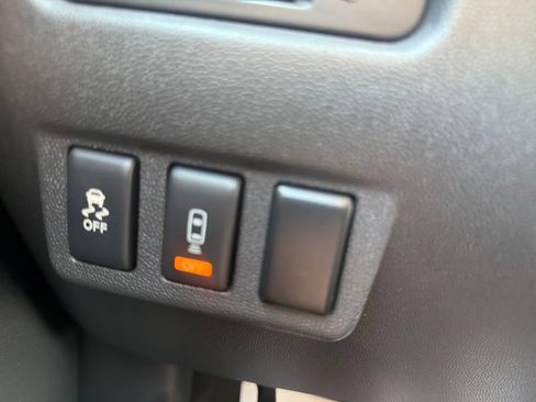 Used 2015 Nissan Titan SV w/ SV Value Truck Package AWD/4WD image 20