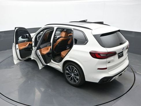 Used 2021 BMW X5 M50i w/ Premium Package image 25
