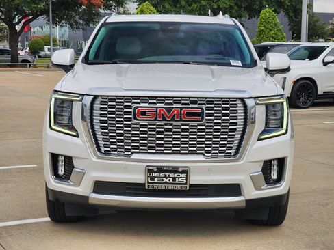 Used 2023 GMC Yukon XL Denali AWD/4WD image 2