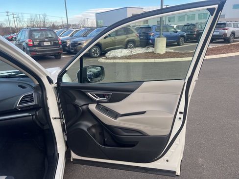 Used 2023 Subaru Forester Premium image 38