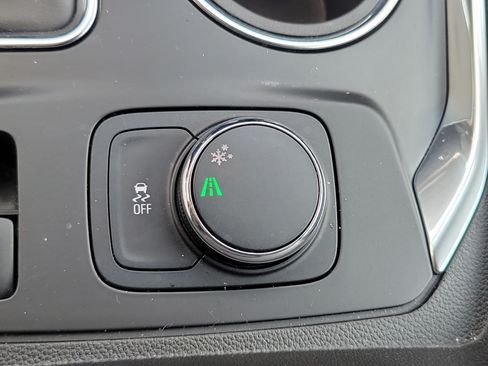 Used 2020 Chevrolet Traverse LS FWD image 25
