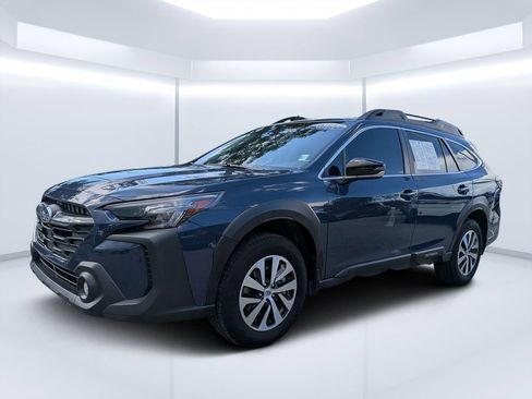 Certified 2025 Subaru Outback Premium AWD/4WD image 7