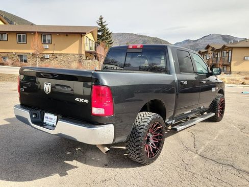 Used 2017 RAM 1500 Classic SLT image 3