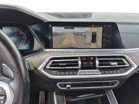 Used 2021 BMW X5 M50i image 23