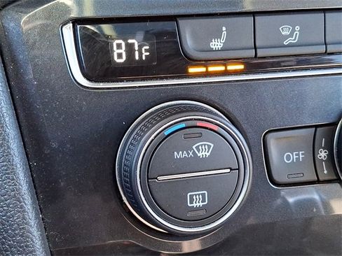 Used 2019 Volkswagen Tiguan SE w/ Panoramic Sunroof Package image 18