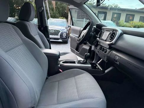 Used 2017 Toyota Tacoma SR5 image 12