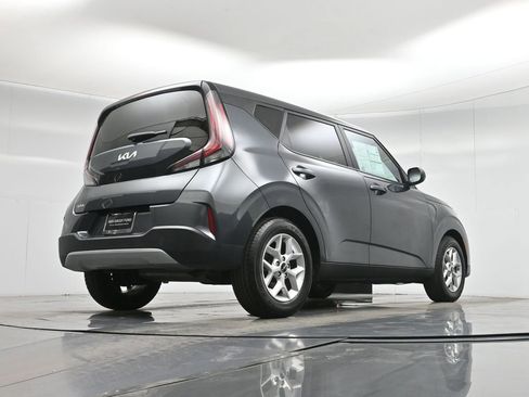 Used 2023 Kia Soul LX w/ Option Group 015 FWD image 48