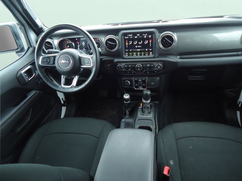 Used 2023 Jeep Wrangler Sahara w/ Cold Weather Group image 11