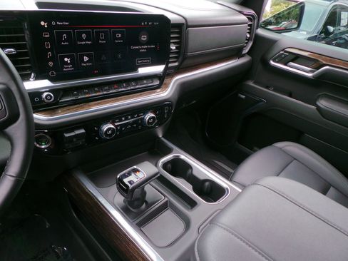 Used 2024 GMC Sierra 1500 Elevation w/ Elevation Premium Package AWD/4WD image 38