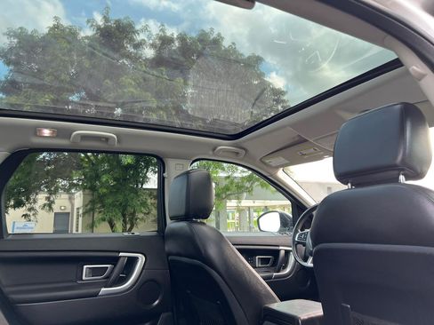 Used 2019 Land Rover Discovery Sport AWD/4WD image 31