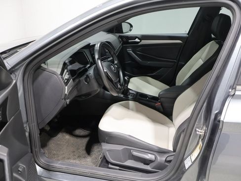 Used 2020 Volkswagen Jetta R-Line w/ R-Line Cold Weather Package FWD image 11
