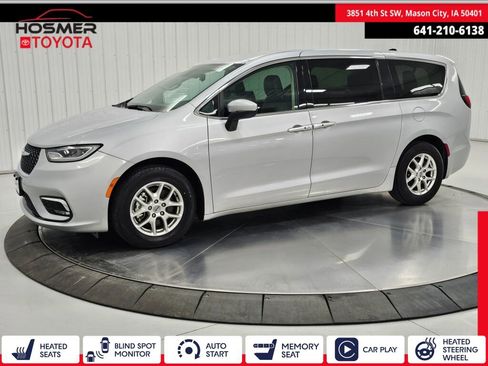 Used 2023 Chrysler Pacifica Touring-L image 1