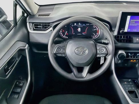 Used 2025 Toyota RAV4 LE AWD/4WD image 17