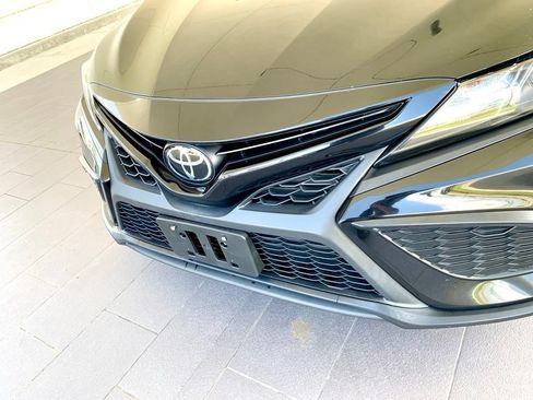 Used 2023 Toyota Camry SE FWD image 2