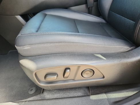 Used 2025 Chevrolet Equinox LT w/ Convenience Package II AWD/4WD image 10