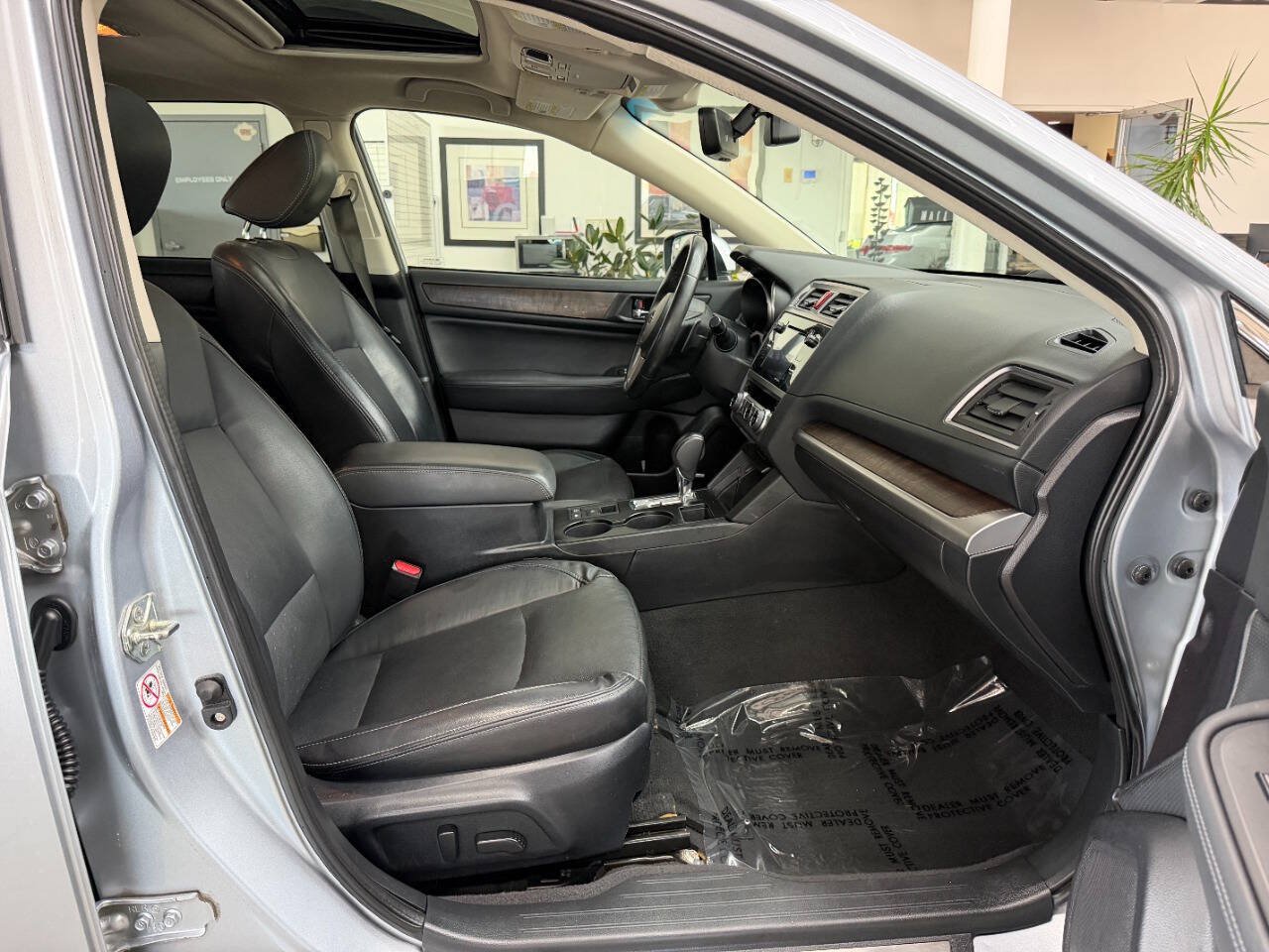Used 2017 Subaru Outback 2.5i Limited AWD/4WD image 17