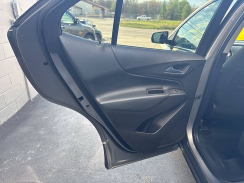Used 2018 Chevrolet Equinox LT AWD/4WD image 17