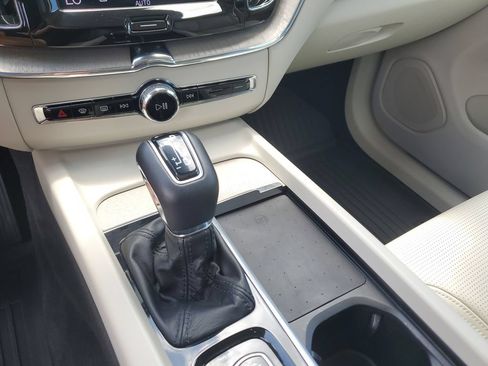 Used 2021 Volvo XC60 T5 Inscription w/ Advanced Package FWD image 27