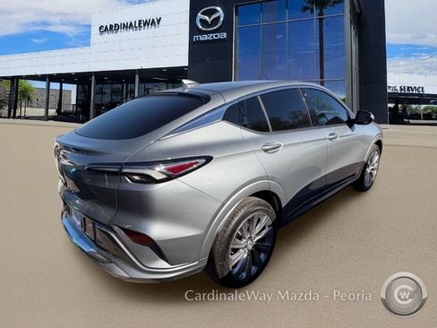 Used 2025 Buick Envista Avenir FWD image 3