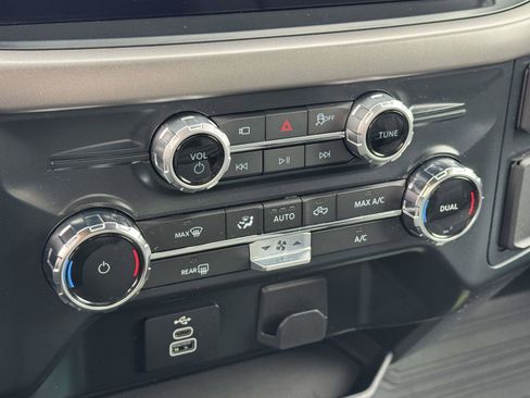 Used 2025 Ford F150 XLT w/ Equipment Group 301A Standard image 25